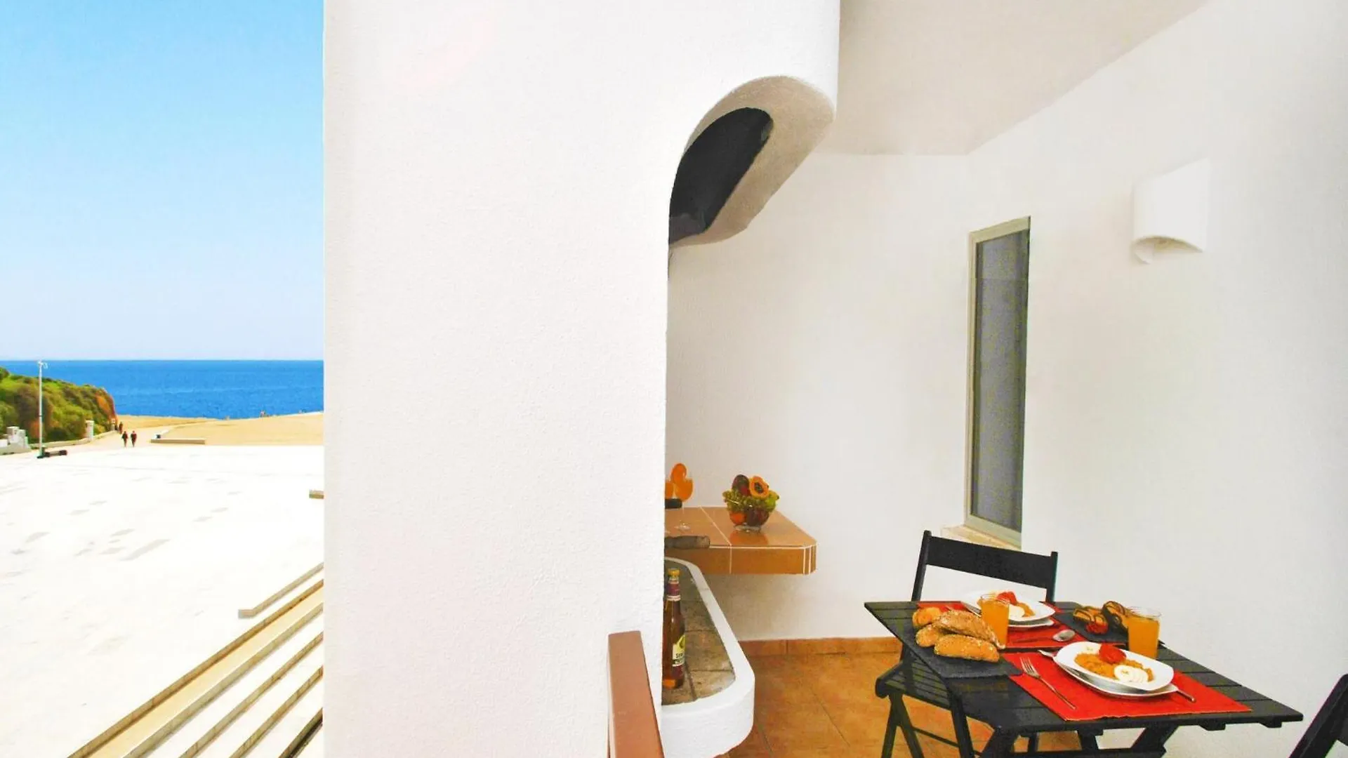 Outstanding Studio Apartment Albufeira